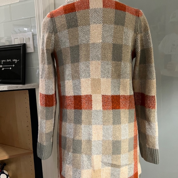 Sweater - Picture 2 of 4